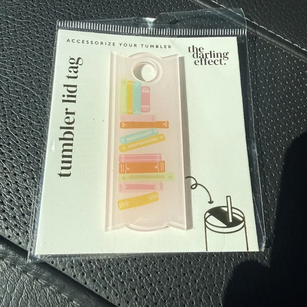 Tumbler Lid Tag with image of book spines